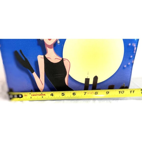 Audrey Hepburn-Inspired Cityscape Tote Bag With Snap Closure & Inner Pocket - Picture 2 of 6